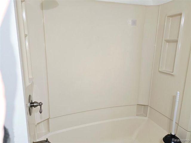 23259 Lawrence Avenue, Dearborn, MI 48128