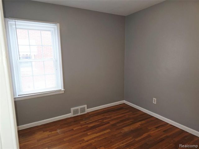 23259 Lawrence Avenue, Dearborn, MI 48128