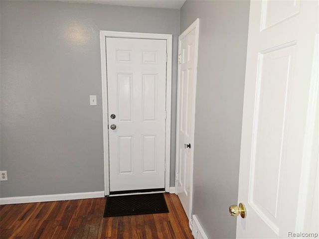 23259 Lawrence Avenue, Dearborn, MI 48128