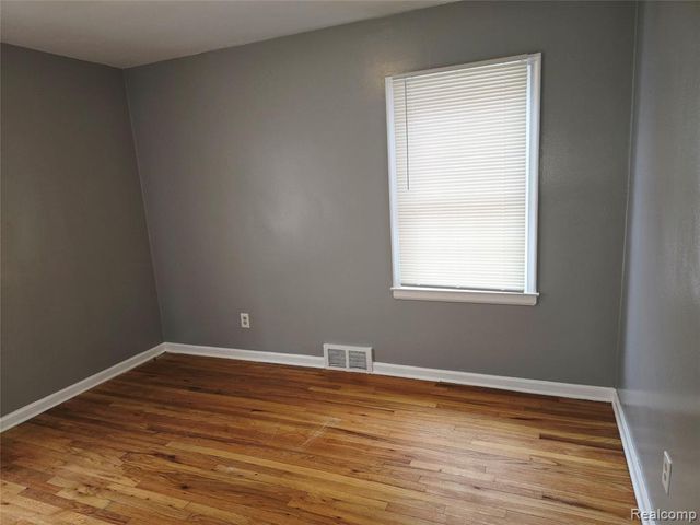 23259 Lawrence Avenue, Dearborn, MI 48128