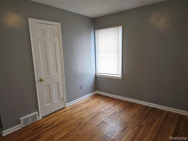 23259 Lawrence Avenue, Dearborn, MI 48128