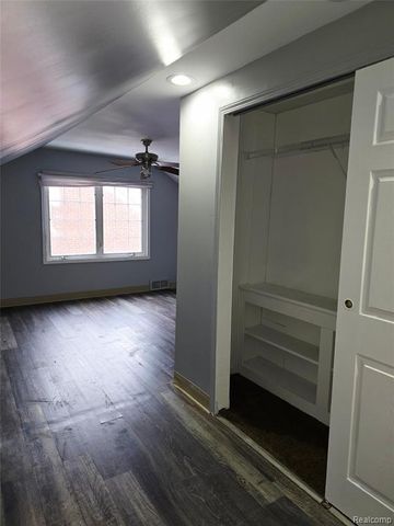 23259 Lawrence Avenue, Dearborn, MI 48128