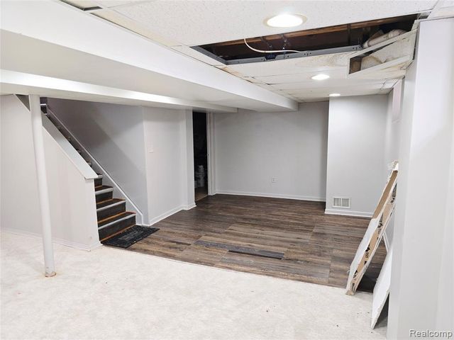 23259 Lawrence Avenue, Dearborn, MI 48128