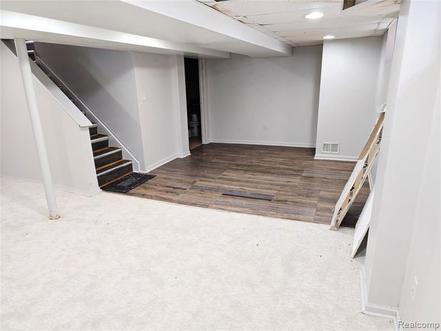 23259 Lawrence Avenue, Dearborn, MI 48128