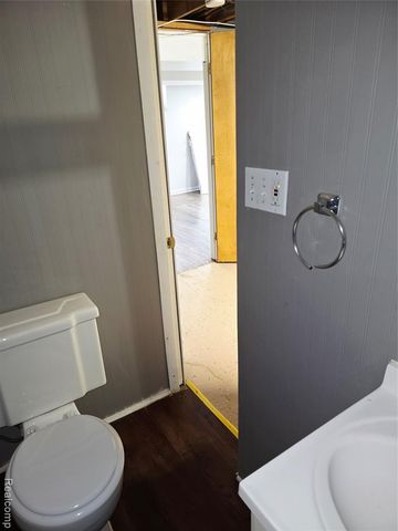 23259 Lawrence Avenue, Dearborn, MI 48128