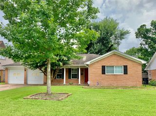 9634 Fairdale Lane, Houston, TX 77063