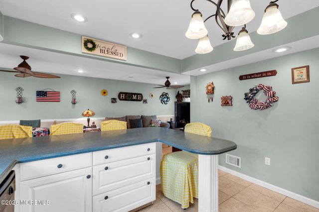 44 Kipling Way, Manalapan, NJ 07726