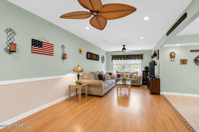 44 Kipling Way, Manalapan, NJ 07726