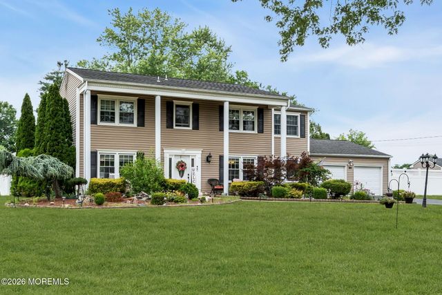 44 Kipling Way, Manalapan, NJ 07726