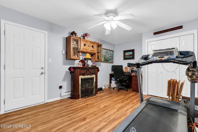 44 Kipling Way, Manalapan, NJ 07726