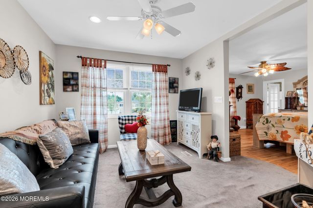 44 Kipling Way, Manalapan, NJ 07726
