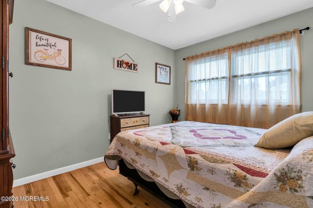 44 Kipling Way, Manalapan, NJ 07726