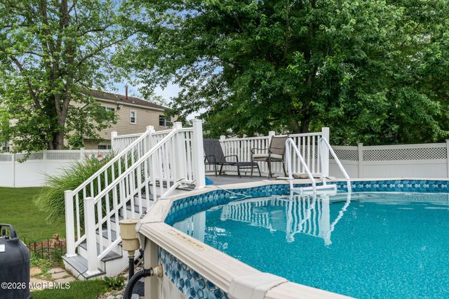 44 Kipling Way, Manalapan, NJ 07726