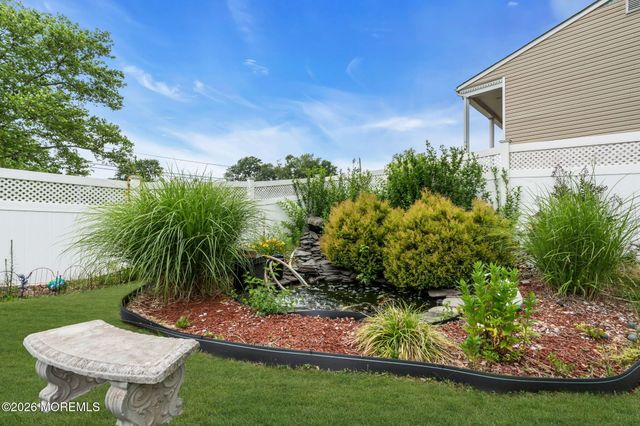 44 Kipling Way, Manalapan, NJ 07726