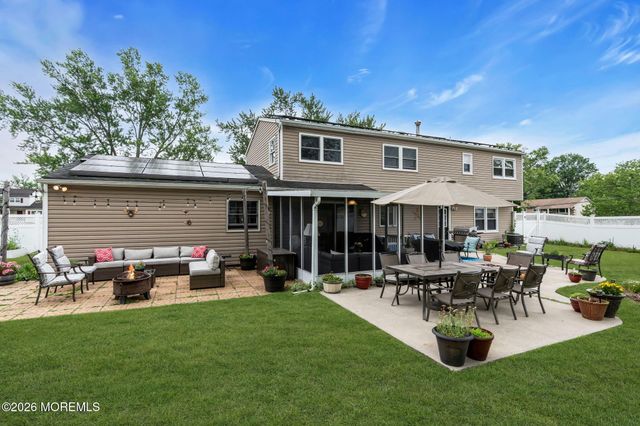 44 Kipling Way, Manalapan, NJ 07726