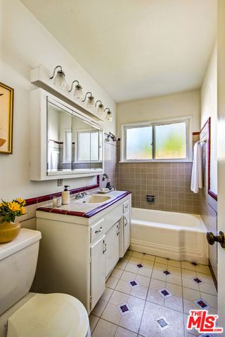 13130 Crewe Street, North Hollywood, CA 91605