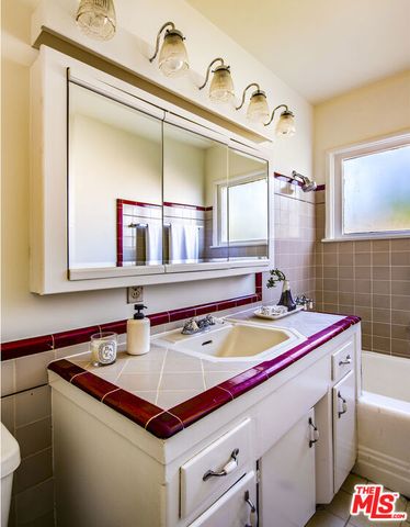 13130 Crewe Street, North Hollywood, CA 91605