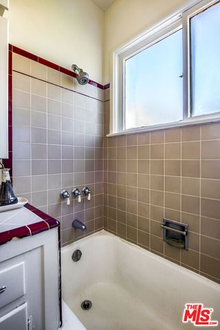 13130 Crewe Street, North Hollywood, CA 91605