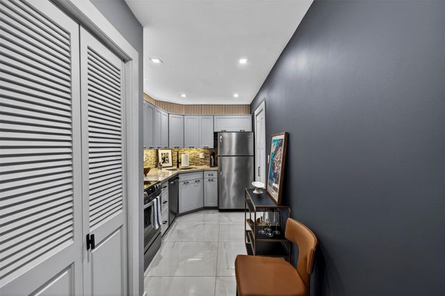 1930 NE 2nd Avenue L111, Wilton Manors, FL 33305