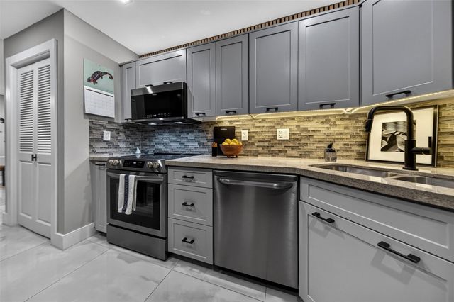 1930 NE 2nd Avenue L111, Wilton Manors, FL 33305