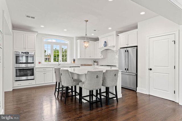7 GREY CT, Berwyn, PA 19312