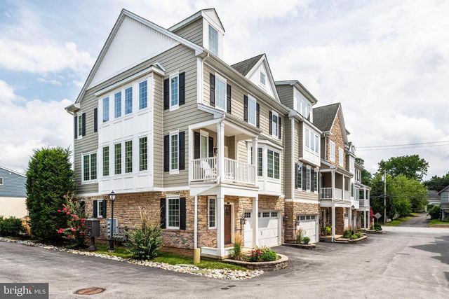 7 GREY CT, Berwyn, PA 19312
