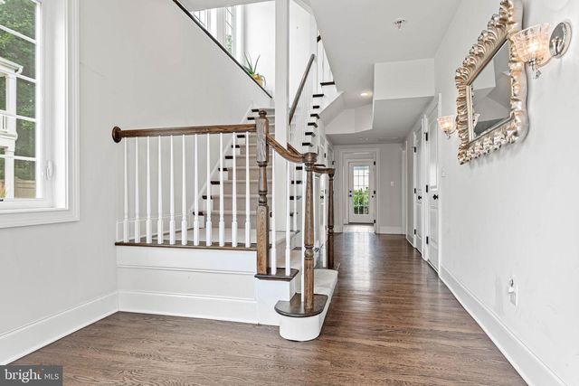 7 GREY CT, Berwyn, PA 19312