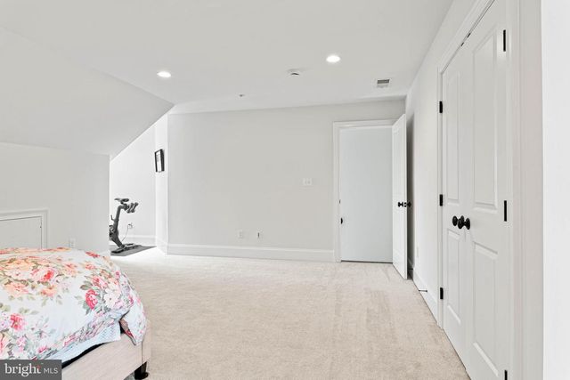 7 GREY CT, Berwyn, PA 19312