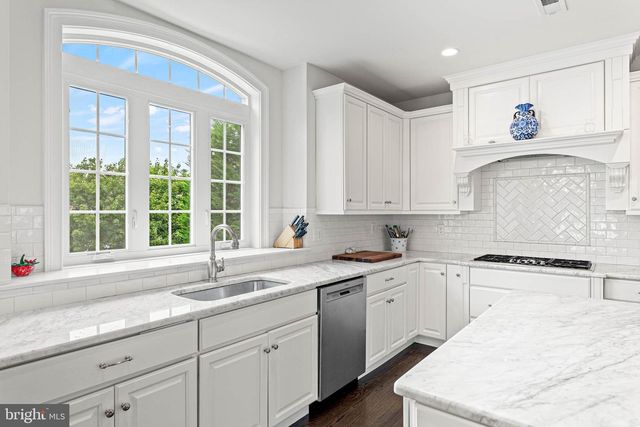 7 GREY CT, Berwyn, PA 19312