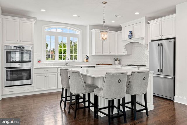 7 GREY CT, Berwyn, PA 19312