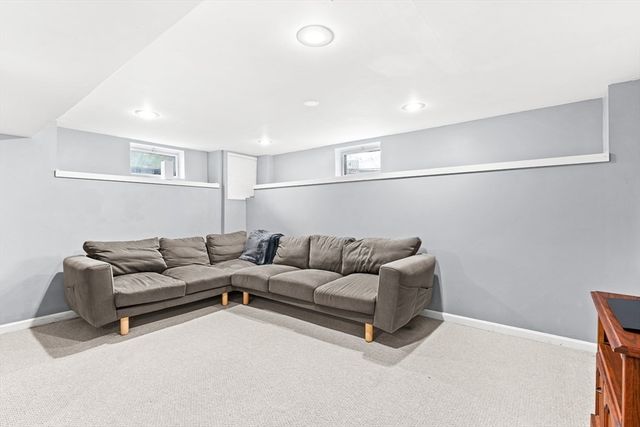 146 Hartford St, Natick, MA 01760