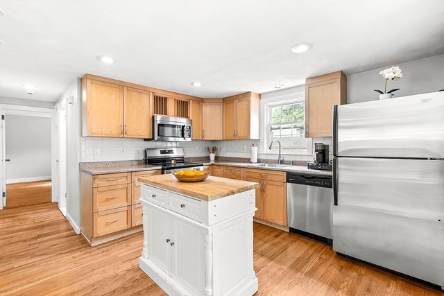 146 Hartford St, Natick, MA 01760