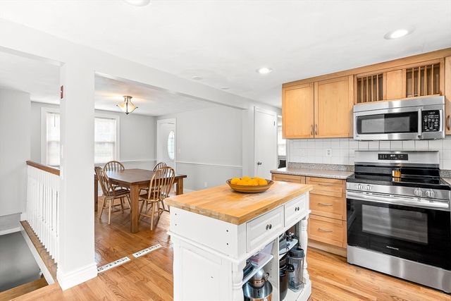 146 Hartford St, Natick, MA 01760