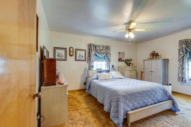 910 Abernathy Dr, Pulaski, TN 38478