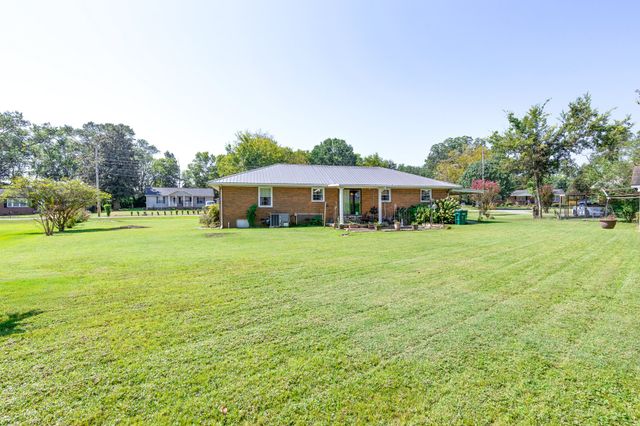 910 Abernathy Dr, Pulaski, TN 38478