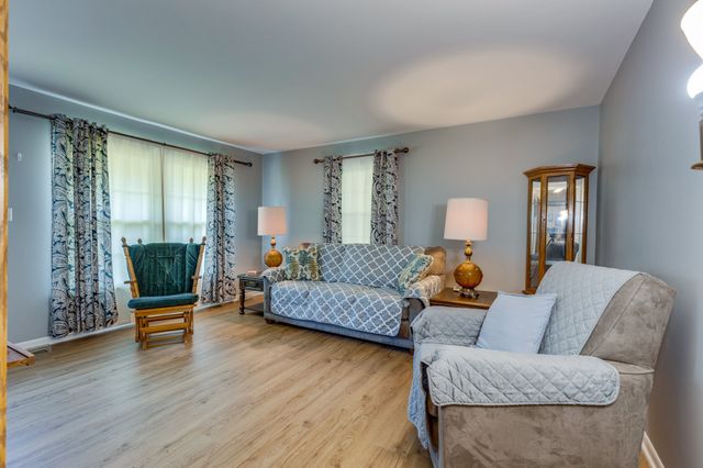 910 Abernathy Dr, Pulaski, TN 38478