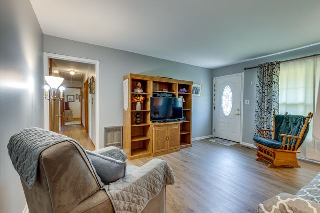 910 Abernathy Dr, Pulaski, TN 38478