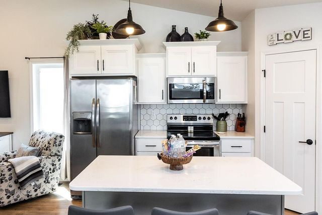 1178 ALBERT Court W, West Fargo, ND 58078