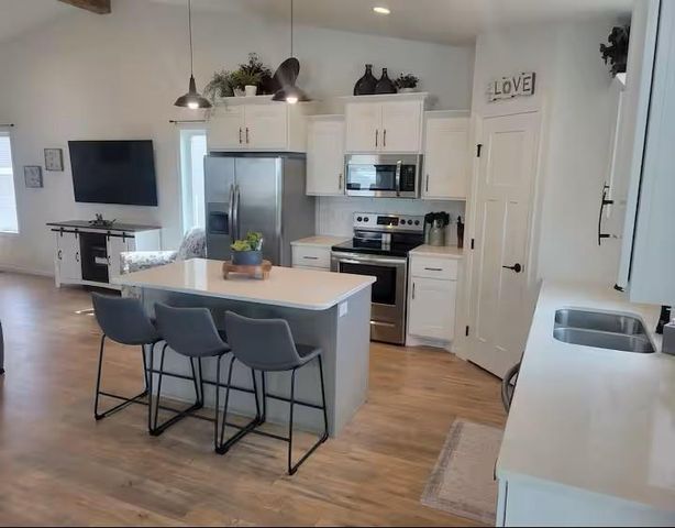 1178 ALBERT Court W, West Fargo, ND 58078