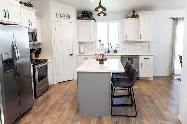 1178 ALBERT Court W, West Fargo, ND 58078