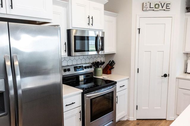 1178 ALBERT Court W, West Fargo, ND 58078