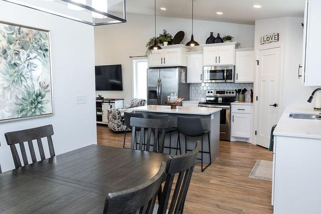 1178 ALBERT Court W, West Fargo, ND 58078