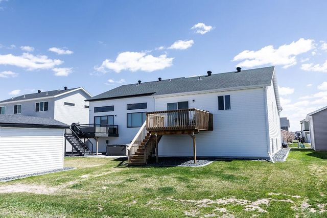 1178 ALBERT Court W, West Fargo, ND 58078