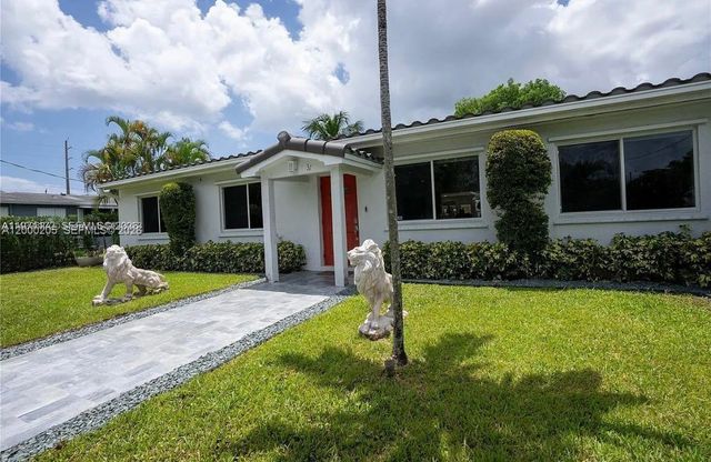 31 SW 6th St, Hallandale Beach, FL 33009