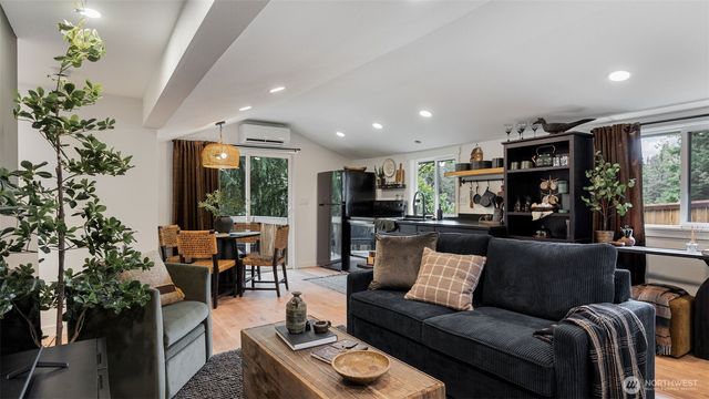 12907 Green Mountain Way, Granite Falls, WA 98252