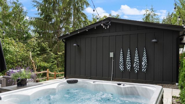 12907 Green Mountain Way, Granite Falls, WA 98252