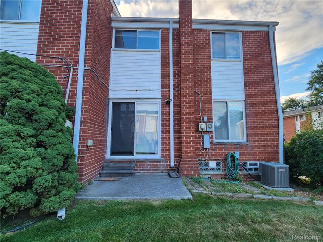8665 Sterling, Center Line, MI 48015