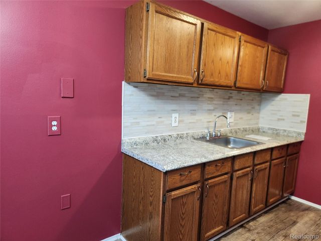 8665 Sterling, Center Line, MI 48015