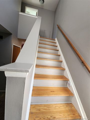 8665 Sterling, Center Line, MI 48015