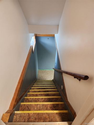 8665 Sterling, Center Line, MI 48015